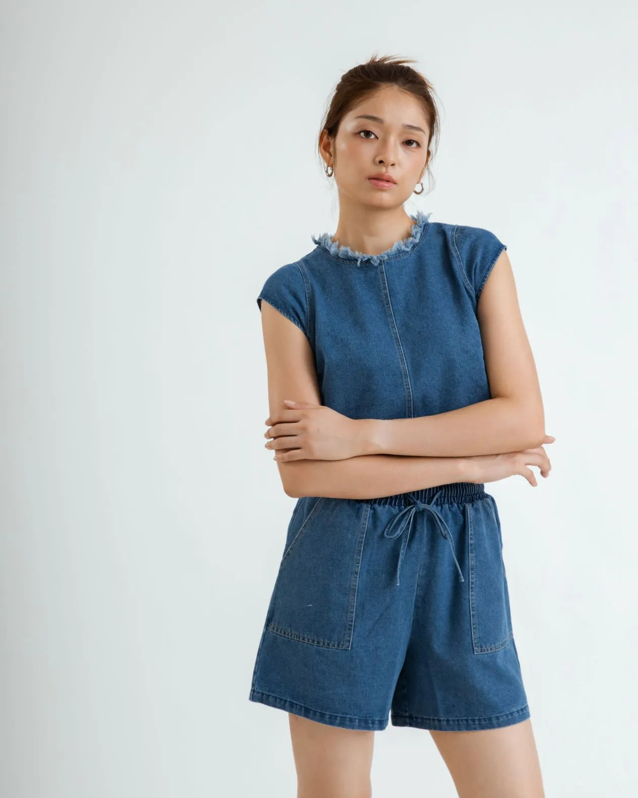 Elastic Waist Pocket Denim Shorts (Denim)