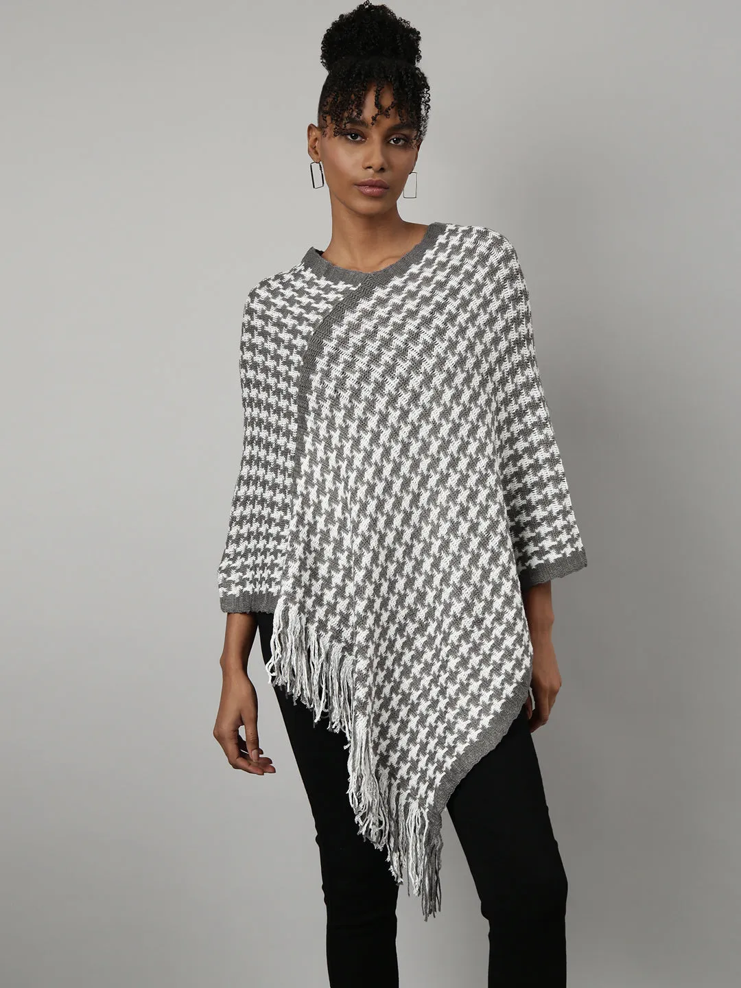 Women Grey Geometric Print Longline Fringed Poncho