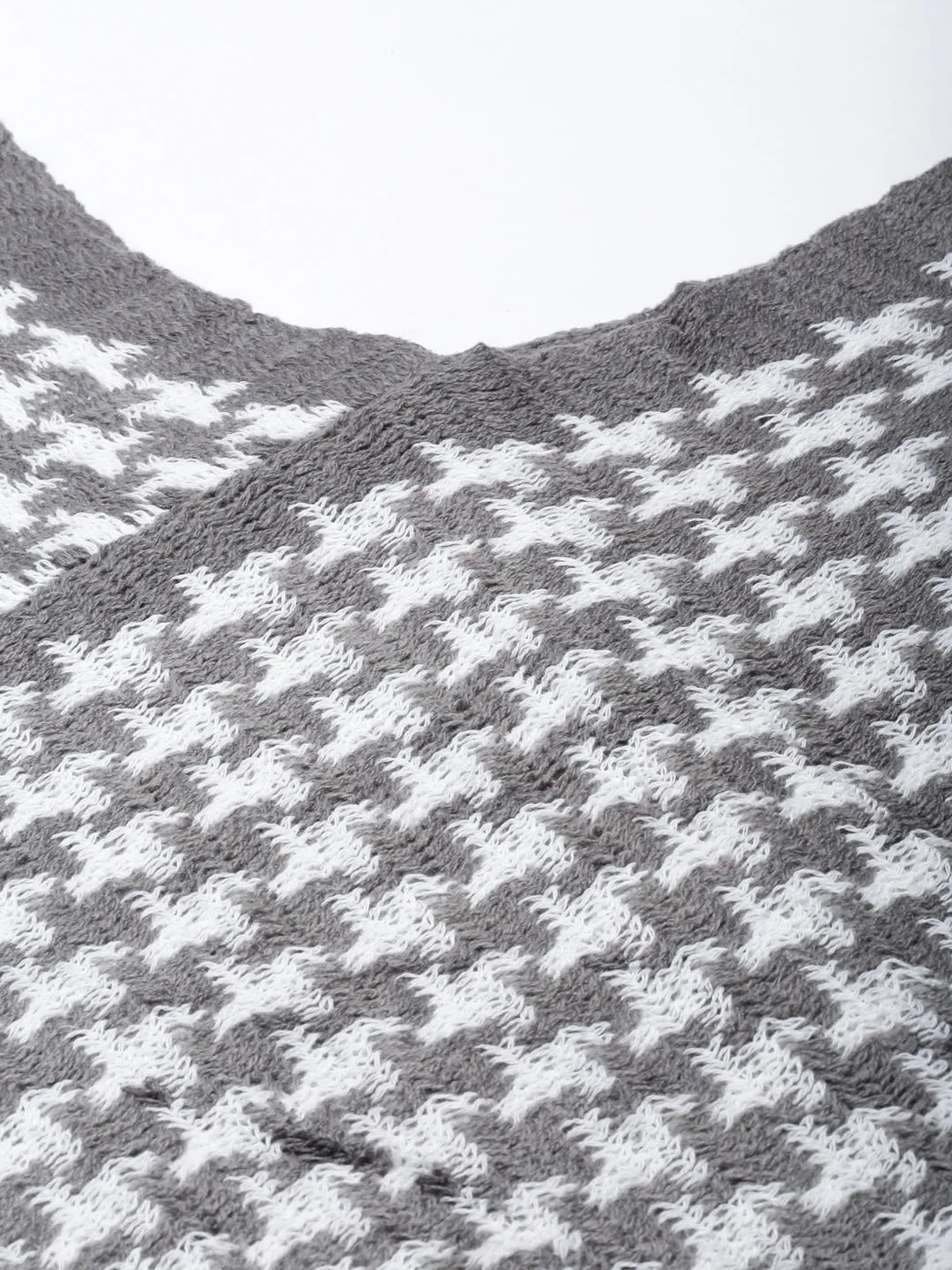 Women Grey Geometric Print Longline Fringed Poncho