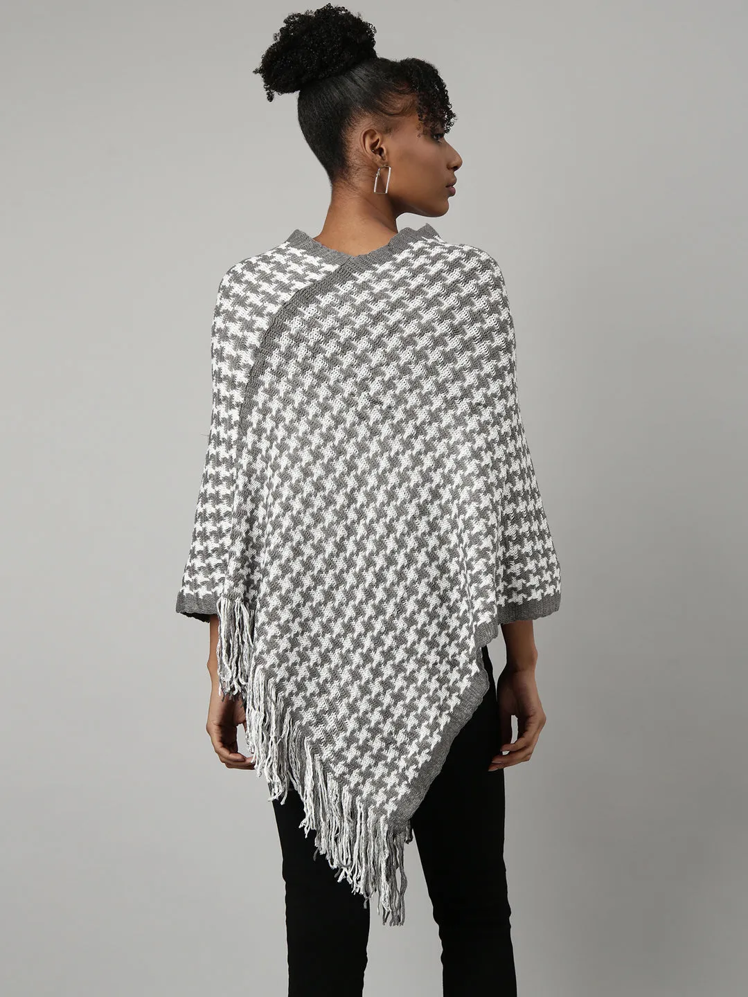 Women Grey Geometric Print Longline Fringed Poncho