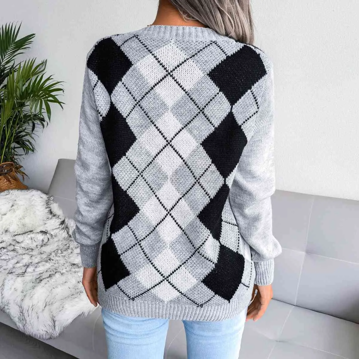 Women's Geometric V-Neck Sweater